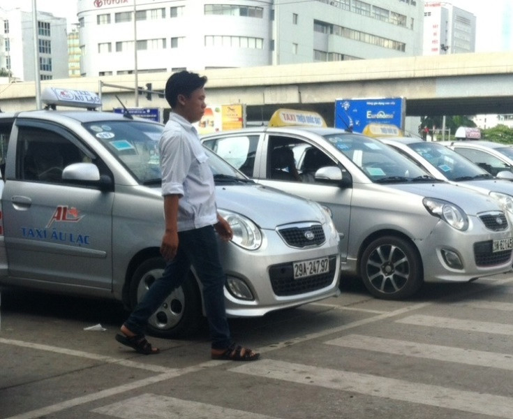 Taxi sẽ được giải tỏa hành khách tại sân bay, ga tàu để giải tỏa hành khách mùa dịch.