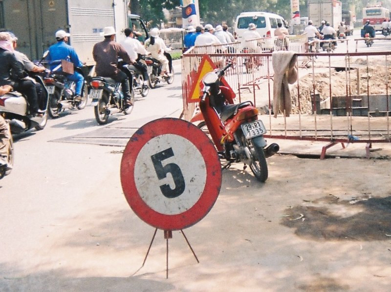 Hà Nội dừng thi công, đào đường hè đường trong 4 ngày nghỉ lễ 30/4 -1/5. Ảnh: T.Đảng