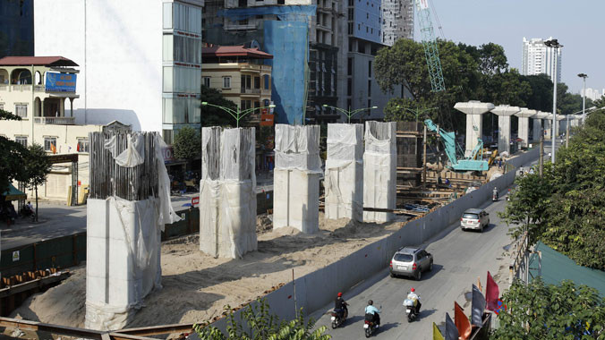 Dự án đường sắt đô thị Cát Linh - Hà Đông do nhà thầu Trung Quốc thực hiện đã đội giá hơn 7 nghìn tỷ đồng. Ảnh: Như Ý