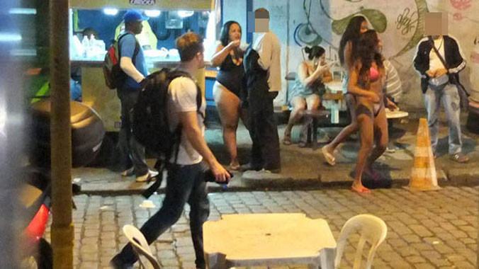 Quận đèn đỏ của Rio bận rộn hơn trong dịp này. Ảnh: Dailystar
