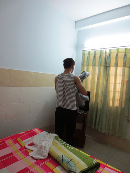 “Call boy” Sinh - sau vũ trường là cuộc truy hoan ở một nhà nghỉ.