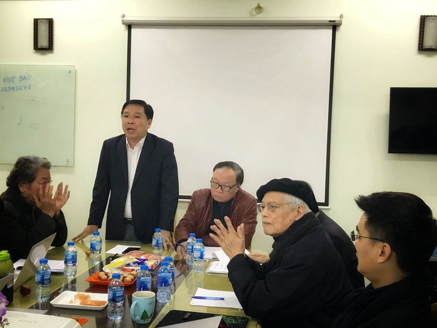 Ông Đinh Trung Cẩn trình bày những sai phạm của Sky Music sang 19/12. Ảnh: Bảo Hân