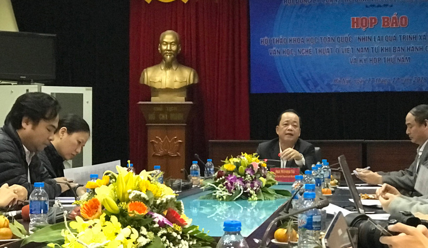 Hội đồng Lý luận, phê bình Văn học nghệ thuật Trung ương tổ chức hội thảo khoa học mổ xẻ quá trình xã hội hoá. Ảnh: Nguyên Khánh