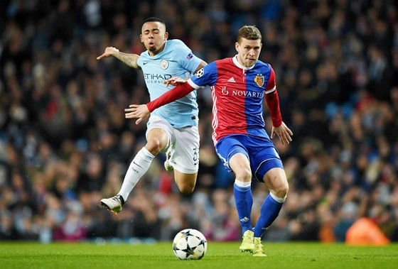 Bàn thắng và nỗ lực của Gabriel Jesus (trái) là điểm sáng của Man City. Ảnh: Getty Images.