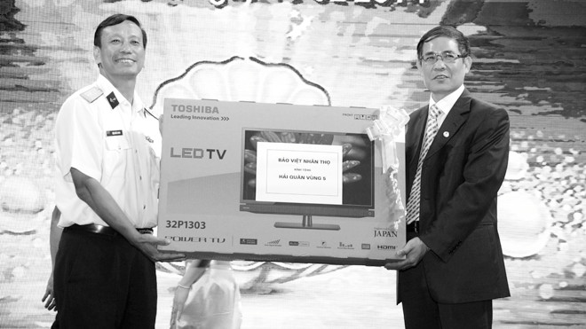  Tôn vinh những gương mặt Tư vấn viên xuất sắc năm 2013