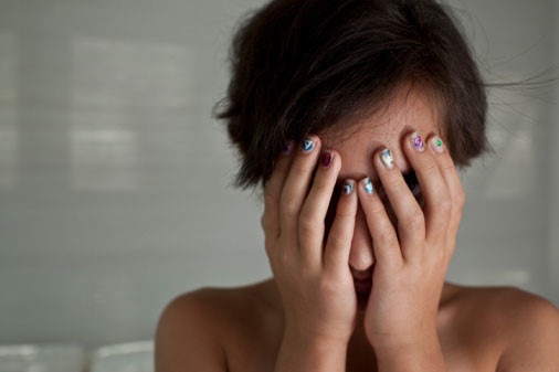 Nhiều nữ sinh hoảng loạn, sợ hãi vì những màn trả thù của tình cũ. Ảnh minh họa.