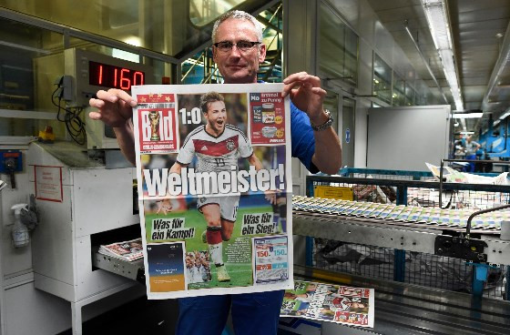 Trang nhất của tờ Bild giành trọn để ca ngợi chiến thắng của đội nhà - Ảnh: Reuters