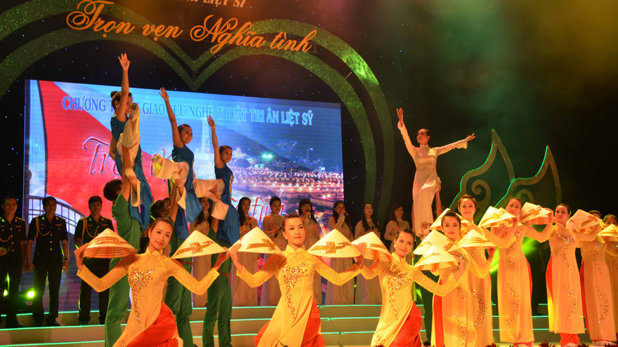 Đêm giao lưu nghệ thuật tri ân liệt sĩ ‘Trọn vẹn Nghĩa tình’