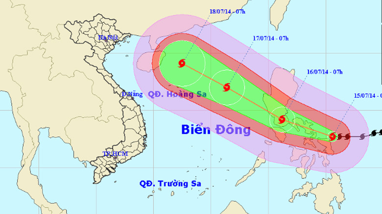 Bão Rammasun đang diễn biến phức tạp tiến vào biển Đông.
