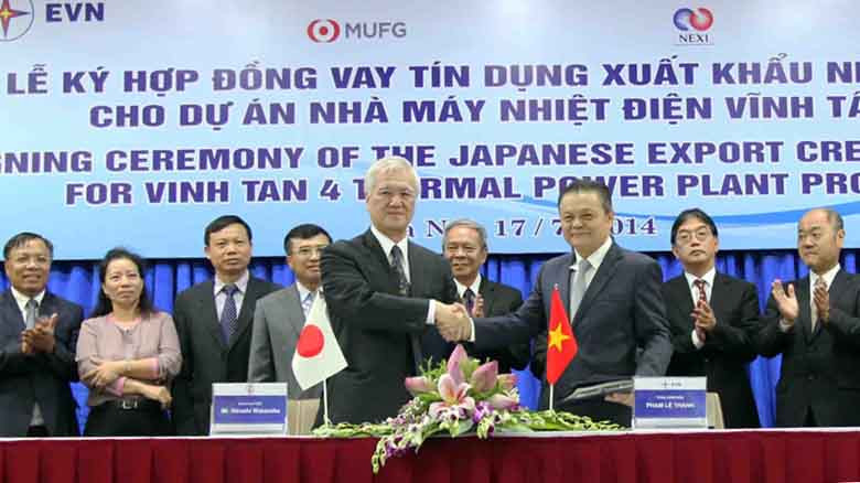 Lễ ký kết hợp đồng vay tín dụng sáng 17/7. 