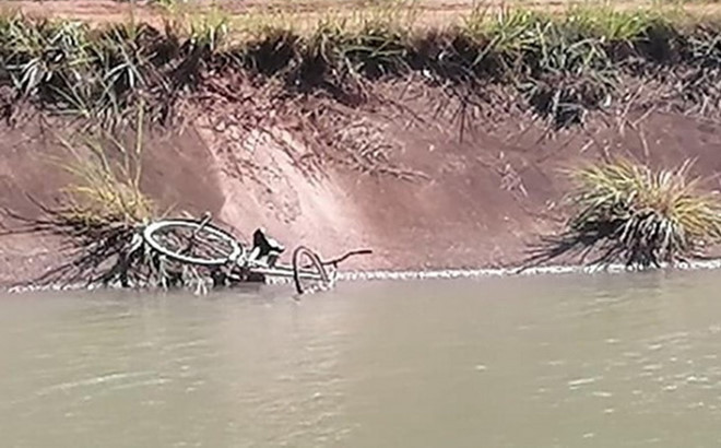 Cảnh sát cứu hộ hy sinh khi lặn dưới kênh tìm người mất tích