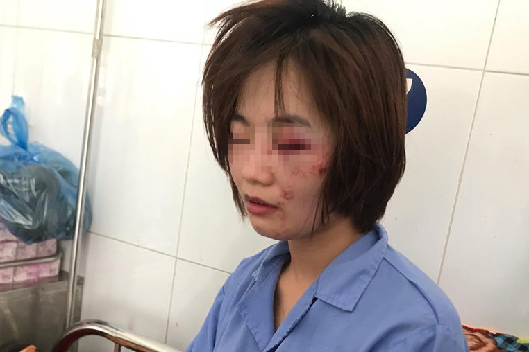 Chị H. bị thương đang điều trị tại bệnh viện.