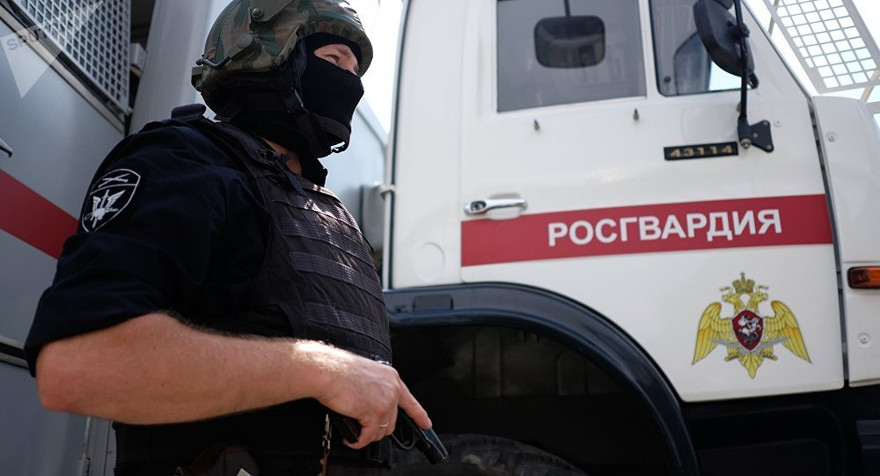 Một thành viên lực lượng đặc nhiệm thuộc Rosgvardiya. Ảnh: Sputnik