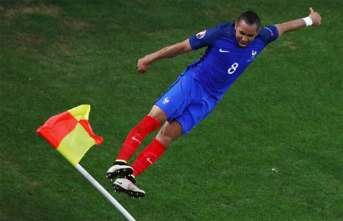 Payet đang chơi hay ngoài dự đoán của các nhà chuyên môn. Ảnh: Reuters.