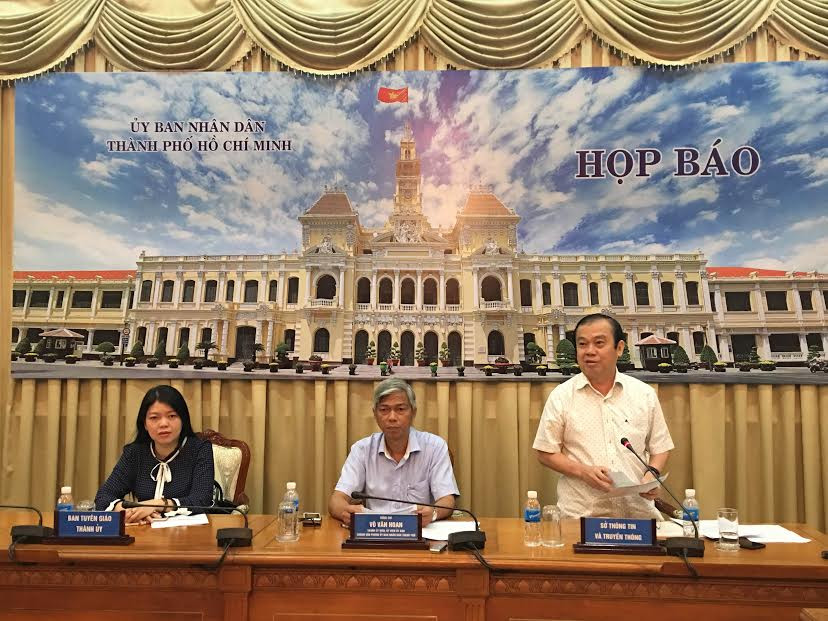 Ông Võ Văn Long thay mặt hội đồng tuyển chọn công bố 10 sự kiện nổi bật năm 2016.