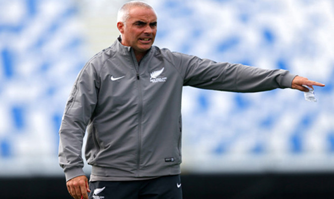 HLV Darren Bazeley của U20 New Zealand. Ảnh: Reuters.