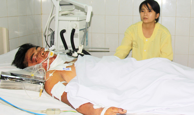 Chị Quách Thị Phúc (vợ tài xế xe tải Quý).