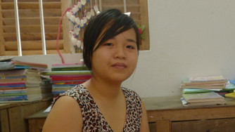 Thấy gia đình khó khăn, từ lớp 1 Thanh Thúy đã biết lấy tiền lì xì nuôi heo đất, dành tiền đi học.