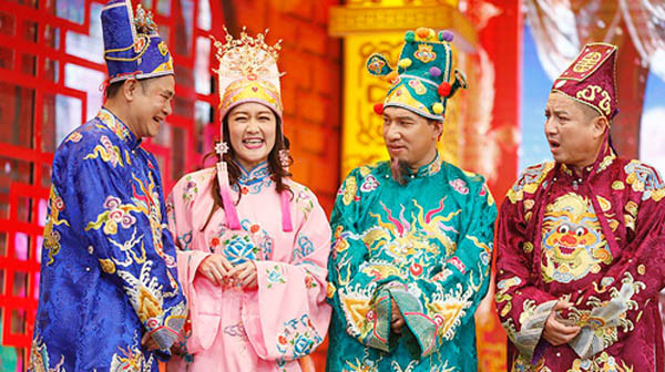 Đinh Tiến Dũng cho hay năm nay có nhiều người viết kịch bản táo quân hơn