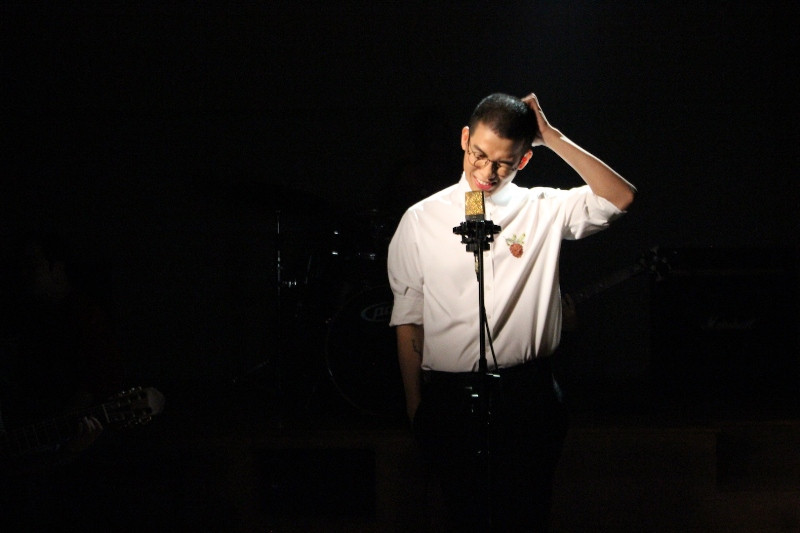 Mew Amazing viết ca khúc và trình bày "Ở đây có nắng"