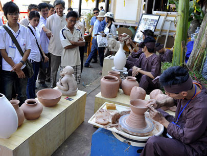 Tôn vinh làng nghề thủ công gắn với phát triển du lịch Thủ đô