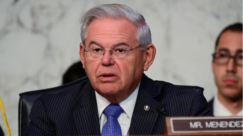 Thượng nghị sĩ Robert Menendez là một trong những người vừa gửi thư cảnh báo nguy cơ Mỹ rút khỏi Hiệp ước Bầu trời mở. (Ảnh: Reuters)