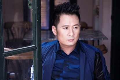 Showbiz 8/2: Bằng Kiều lần đầu đón Tết ở Việt Nam sau 20 năm