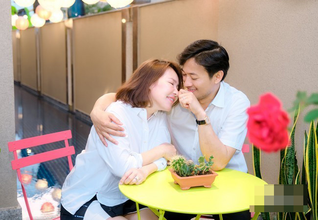 Showbiz 18/2: Vợ đại gia hơn tuổi của Quý Bình tiết lộ cuộc sống sau hôn nhân