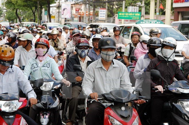 Hiệu quả thu phí bảo trì đường bộ của xe máy rất khó khăn và thấp. (Ảnh: Thanh Phàn/TTXVN)