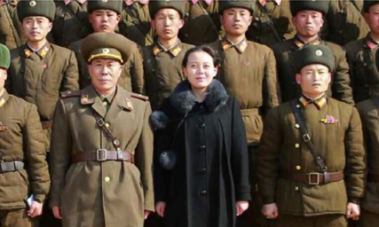 Cô Kim Yo-jong trong chuyến thăm vườn ươm cây của quân đội - Ảnh: KCNA/Yonhap