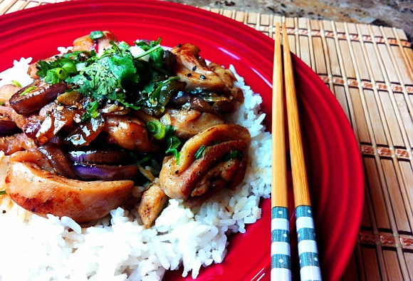 Món gà rán xào cà. (Ảnh minh họa)