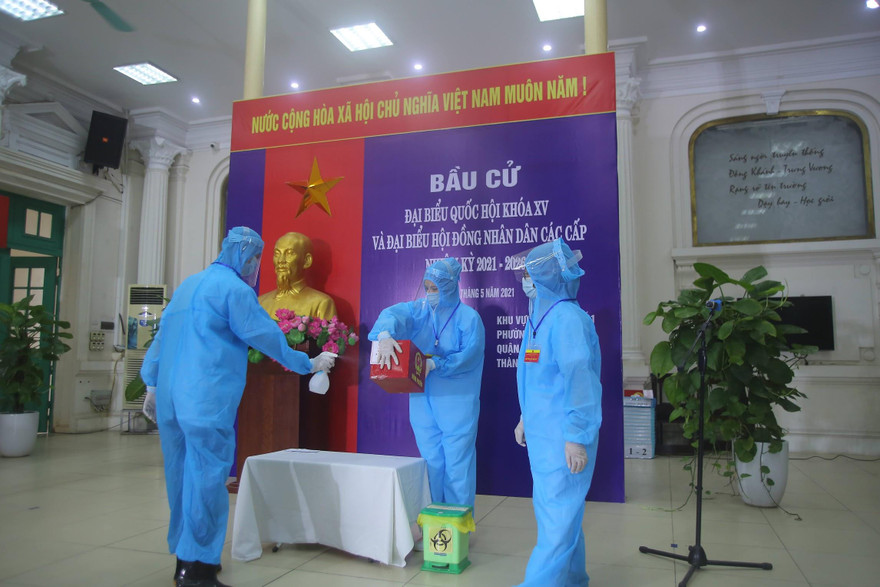 Cận cảnh buổi diễn tập bầu cử với 4 kịch bản ở Hà Nội