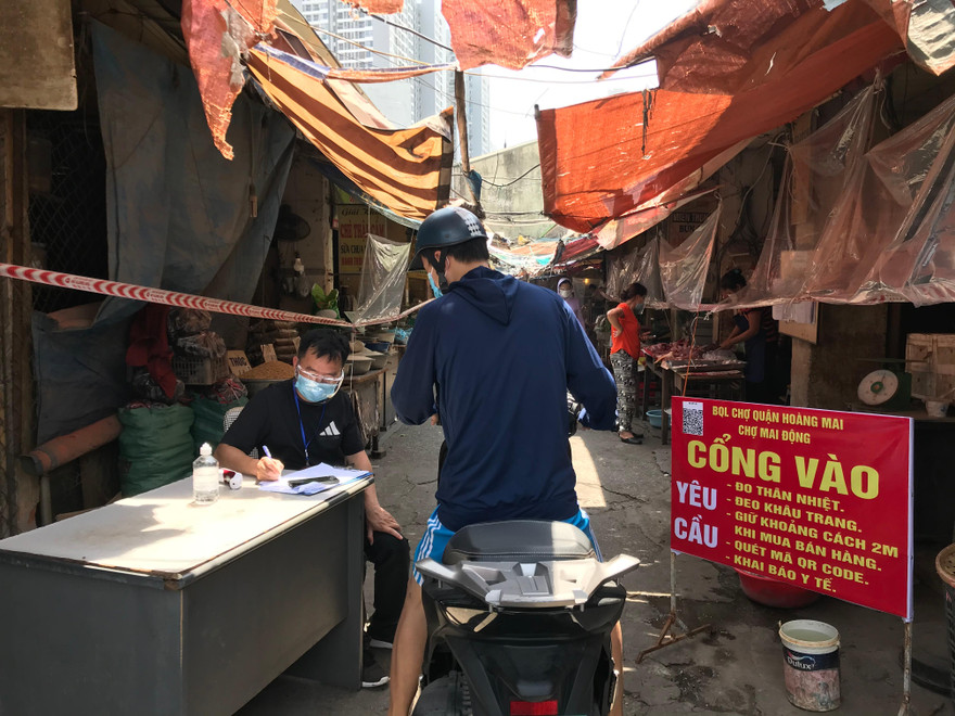 Hà Nội thêm 39 ca dương tính, có người thường xuyên lấy hàng ở chợ Long Biên