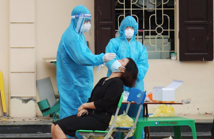 Hà Nội thêm 731 ca dương tính SARS-CoV-2
