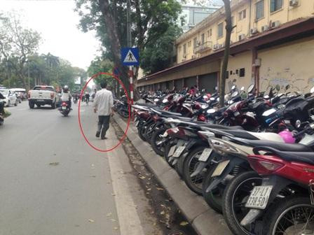 Hà Nội: Yêu cầu xoá 10 điểm trông xe trái phép trên phố Hai Bà Trưng