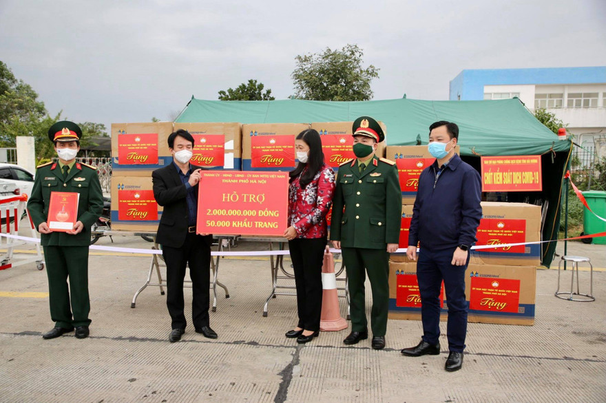 Đoàn công tác của thành phố Hà Nội tới thăm hỏi và trao hỗ trợ công tác phòng, chống dịch tại tỉnh Hải Dương