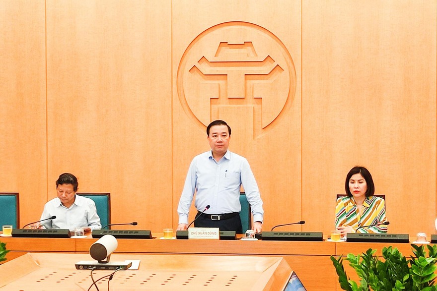 Phó Chủ tịch UBND thành phố Hà Nội Chử Xuân Dũng phát biểu tại cuộc họp