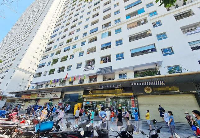 Hà Nội: Thêm 51 ca SARS-CoV-2, có 13 trường hợp tại HH Linh Đàm