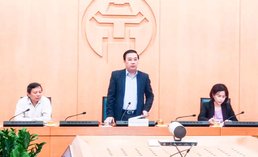 Phó Chủ tịch UBND thành phố Hà Nội Chử Xuân Dũng phát biểu tại cuộc họp