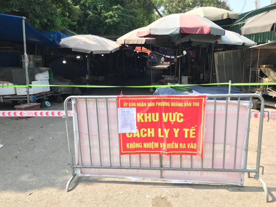 Hà Nội thêm 35 ca dương tính, 2 người bán hàng ở chợ