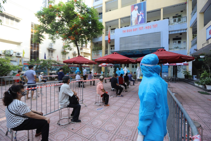 Hà Nội xét nghiệm hơn 300.000 người, phát hiện 29 ca dương tính SARS-CoV-2