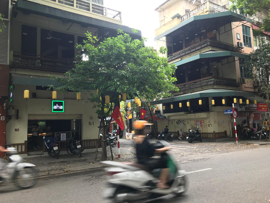 Thành phố Hà Nội yêu cầu các cửa hàng kinh doanh ăn uống, cà phê không mở cửa khi chưa có quyết định của thành phố
