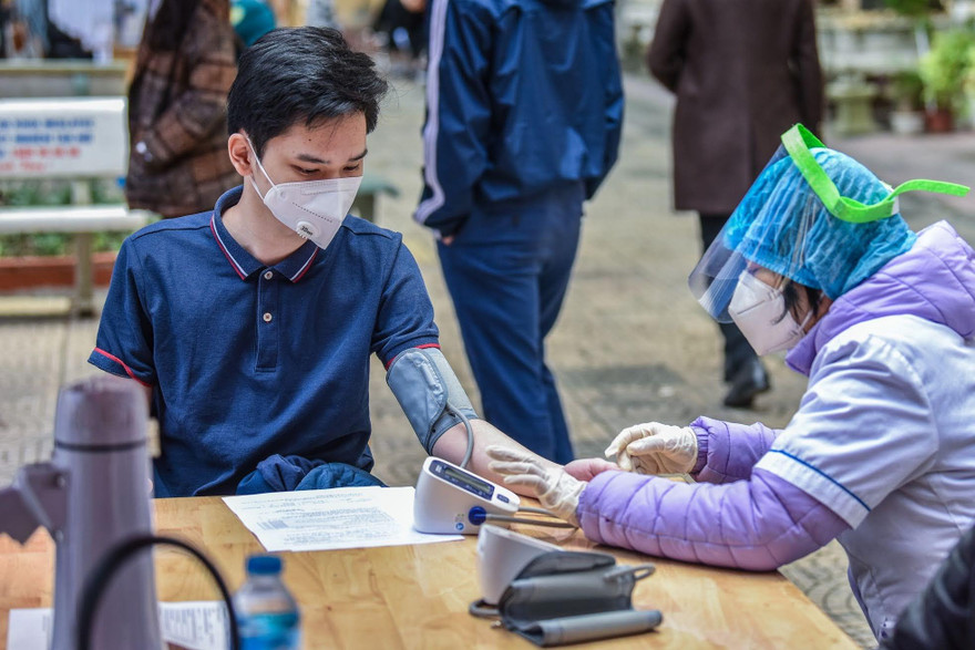 12 quận, huyện ở Hà Nội tăng cấp độ dịch COVID-19