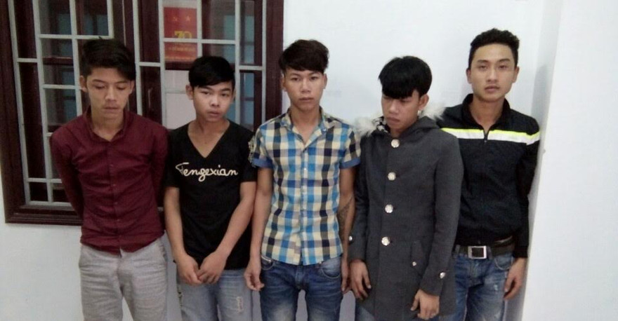 Nhóm thanh niên hành hung anh Trần Quang Hương. Ảnh C.A