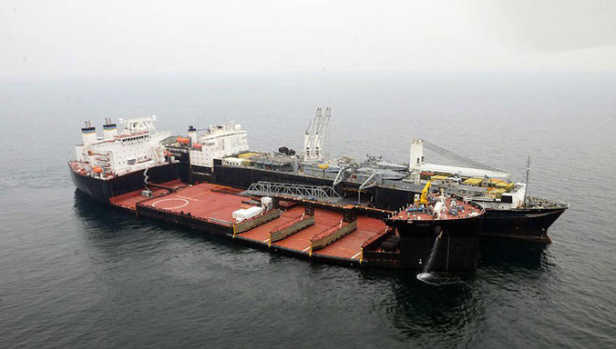 Gần đây tại vùng biển Pohang Hàn Quốc, đều xuất hiện tàu đổ bộ cơ động USNS Montford Point (T-ESD 1) và tàu container Fred W. Stockham (T-AK-3017).