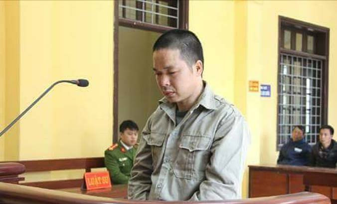 Bị cáo Bảo ra tòa lĩnh án. Ảnh: H. Huấn.