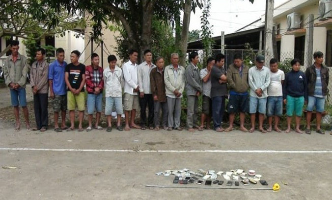 Các đối tượng bị bắt quả tang trong vụ đánh bạc lớn tại Trà Vinh.