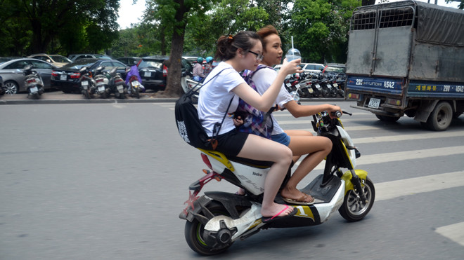 Người tham gia giao thông vô tư vi phạm luật khi tham gia giao thông.