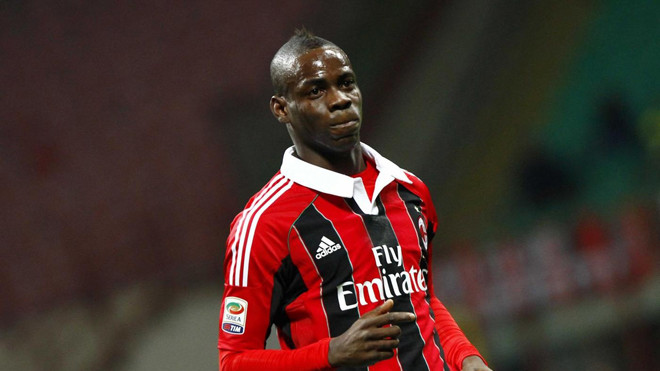 Arsenal dồn tiền để chiêu mộ Balotelli.