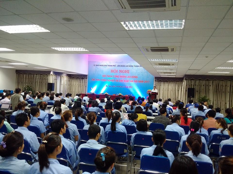 Chủ tịch Hà Nội đối thoại với công nhân khu công nghiệp Nội Bài